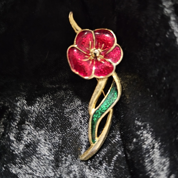 Elegant Red and Green Floral Brooch - Picture 2 of 8